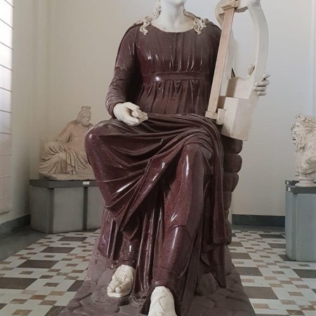 Apollo-seduto-con-la-lira-in-mano...-Da-Gino-in-quel-di-Napoli-Museo-Archeologico